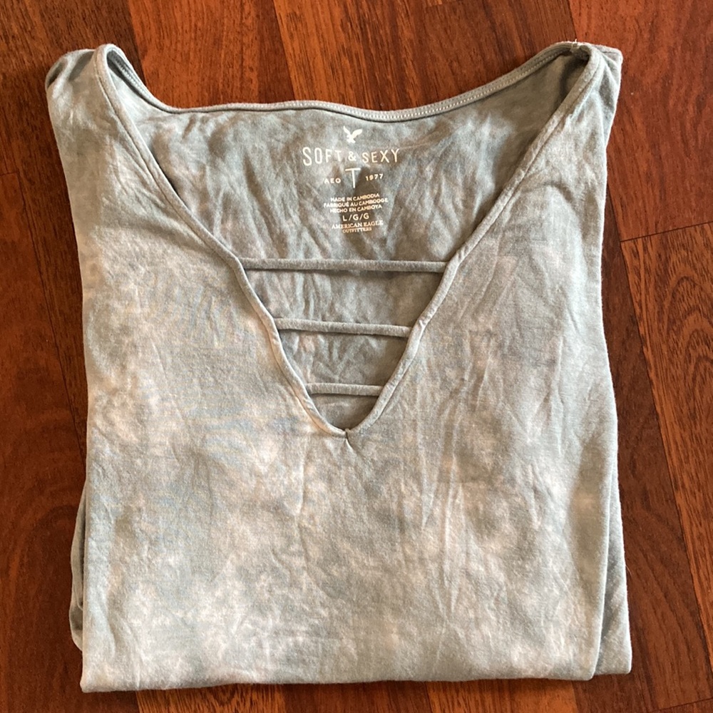 🌺 3/$12 Soft & Sexy American Eagle long sleeved t-shirt, size large